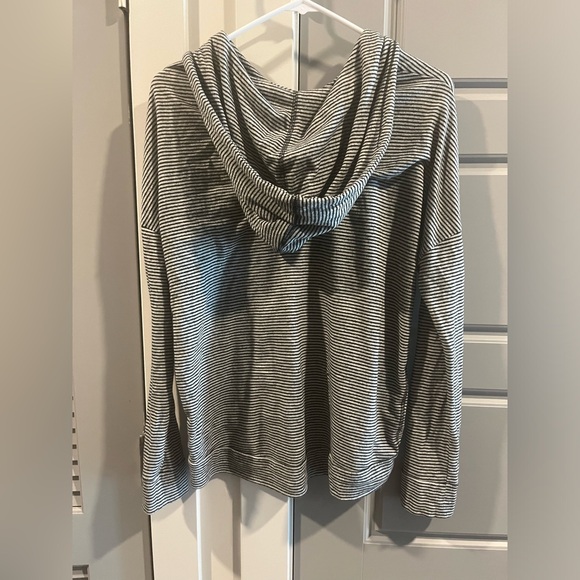 American Eagle Light Hoodie Long sleeve - Picture 2 of 11